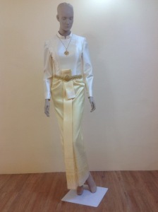 boromphiman-thai-wedding-dress-2
